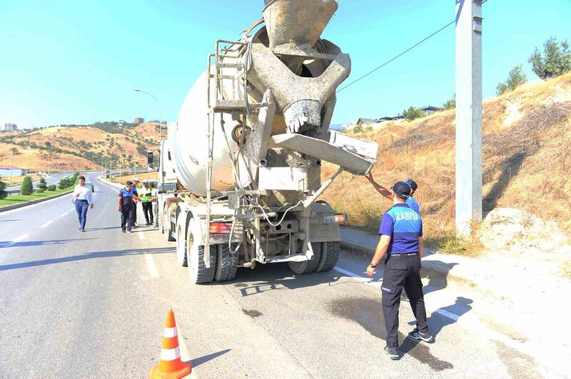 KAHRAMANMARAŞ’TA SEYİR HALİNDEYKEN YOLA