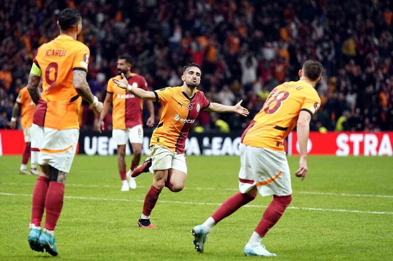 GALATASARAYLI FUTBOLCU YUNUS AKGÜN,