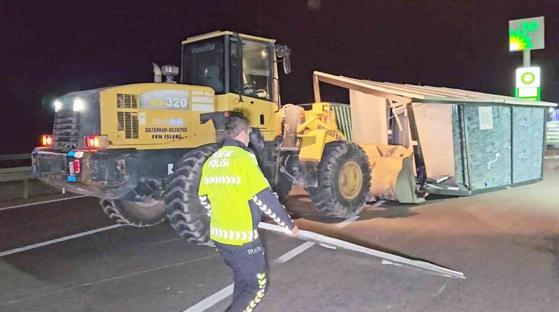 AKSARAY'DAKİ ŞİDDETLİ FIRTINA NEDENİYLE