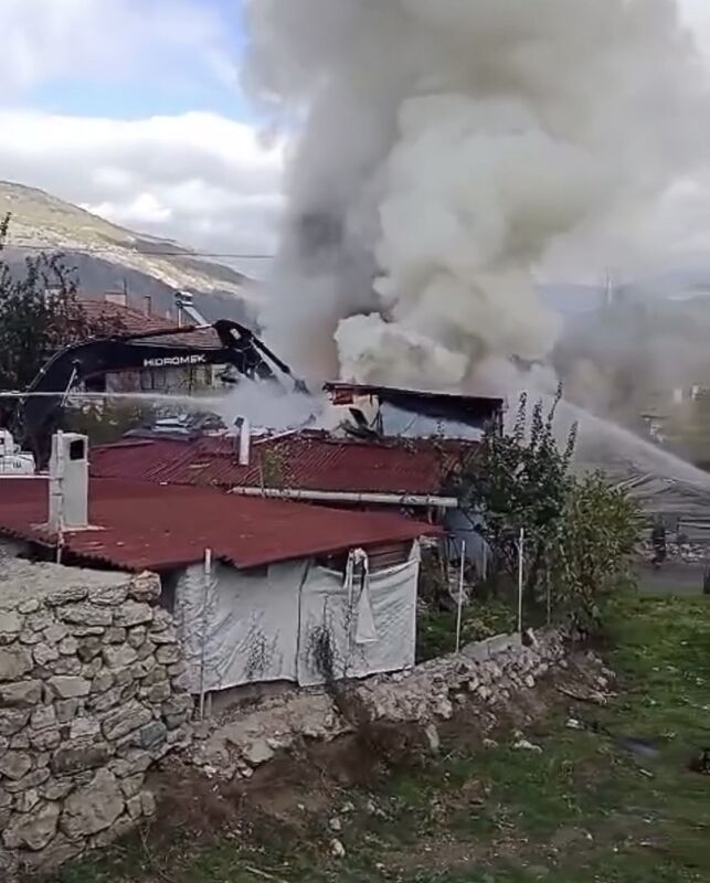 ÇANKIRI'NIN BAYRAMÖREN İLÇESİNDE ALEVLERE