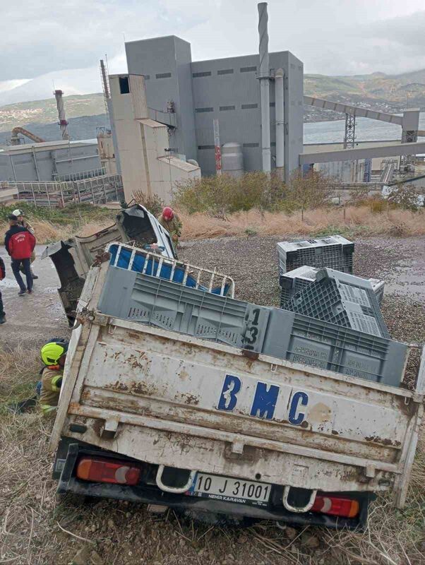 BANDIRMA-ERDEK YOLUNDA ZEYTİN YÜKLÜ