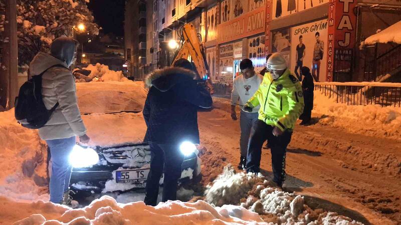 BAYBURT'TA KARA SAPLANAN LÜKS