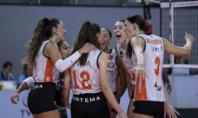 ECZACIBAŞI DYNAVİT, 2025 CEV