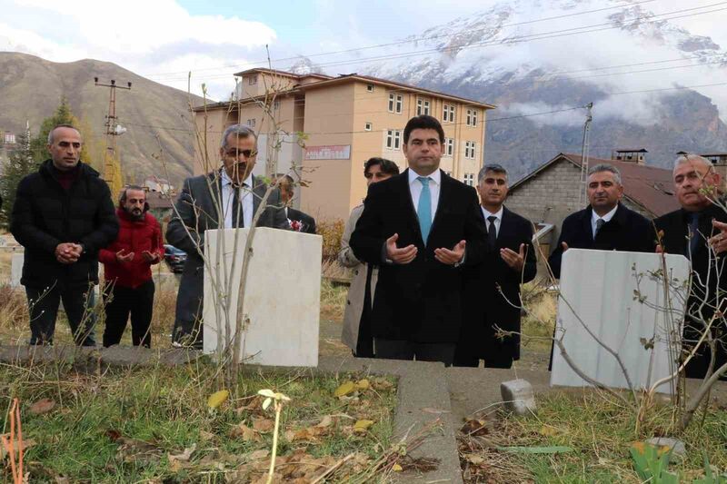 Hakkari’de vefat eden öğretmenler unutulmadı