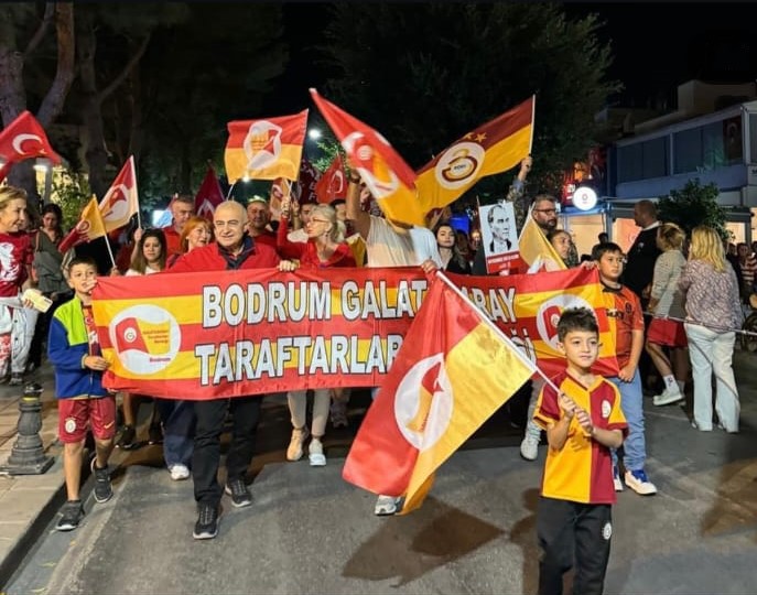 GALATASARAY'IN YILDIZLARINI SAHADA İLK