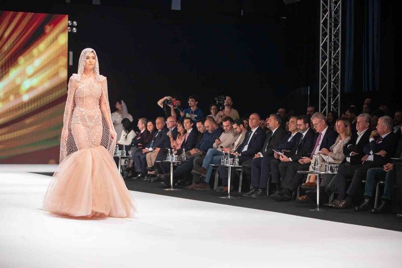 IF Wedding Fashion İzmir’e görkemli açılış