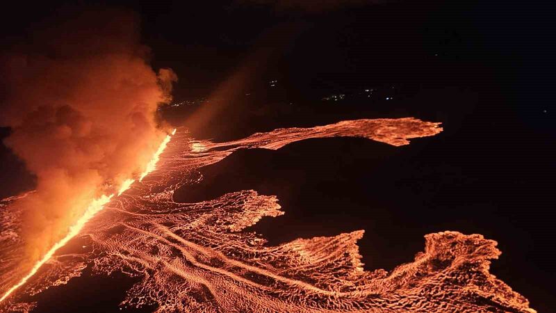 ZLANDA’NIN REYKJANES YARIMADASI’NDAKİ YANARDAĞDA