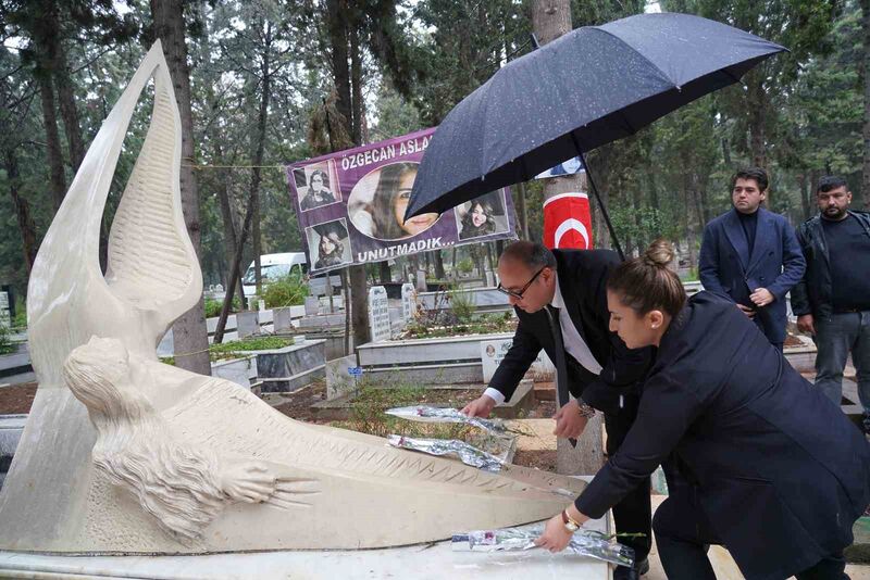 KADINLAR, ERDEMLİ BELEDİYE BAŞKANI