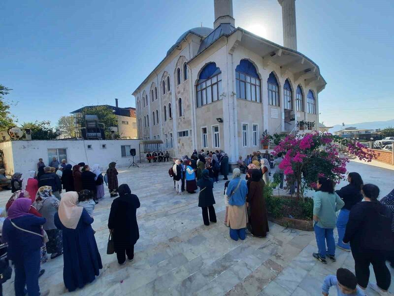 Köyceğiz’de umreciler dua ve tekbirlerle uğurlandılar