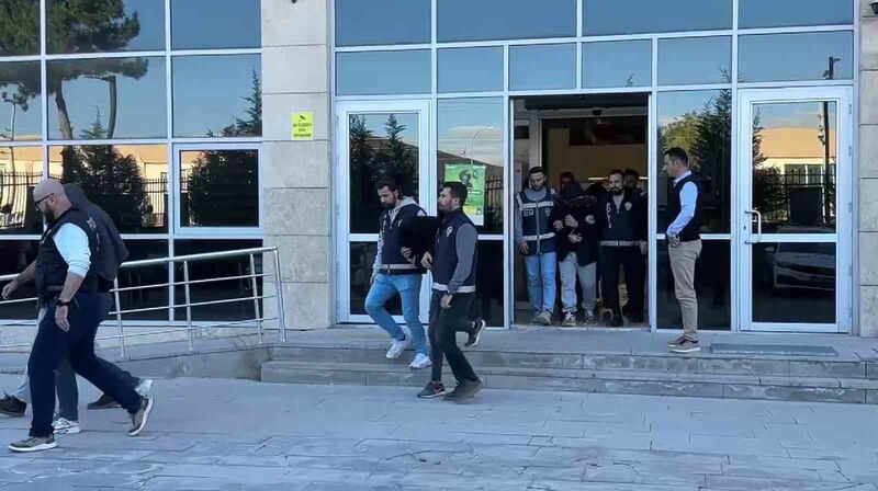 KÜTAHYA'DA FUHUŞ OPERASYONUNDA GÖZALTINA