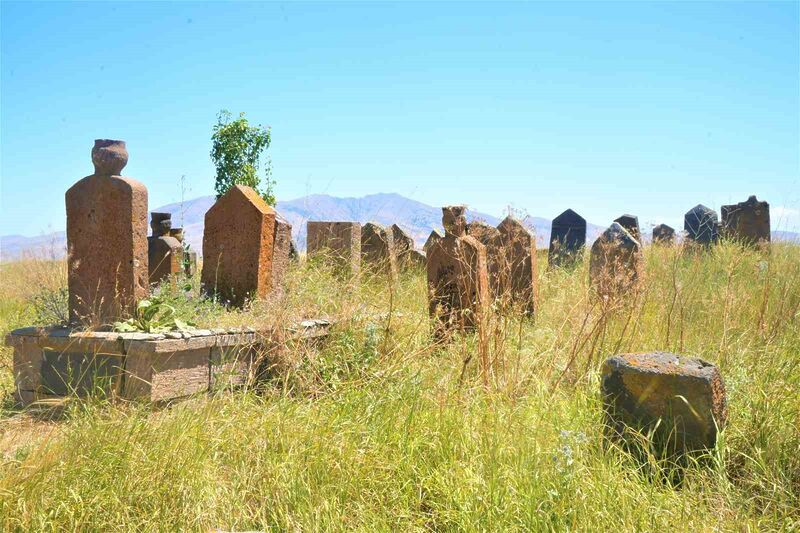 Muş’ta Akkoyunlular dönemine ait mezarlık tespit edildi