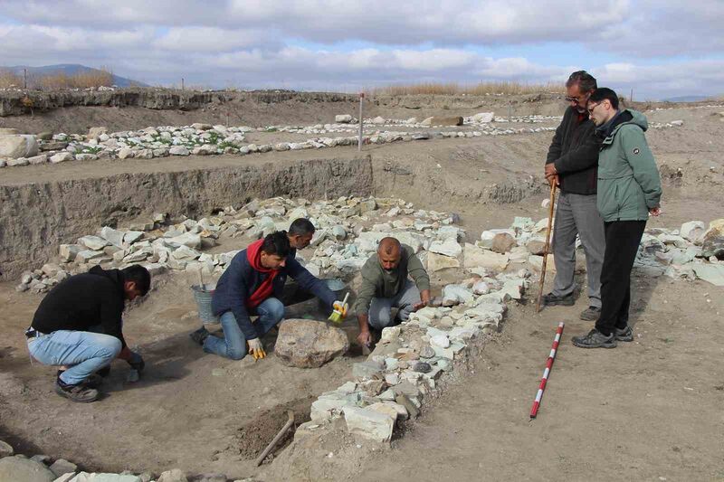 AMASYA’DAKİ OLUZ HÖYÜK KAZISINDA