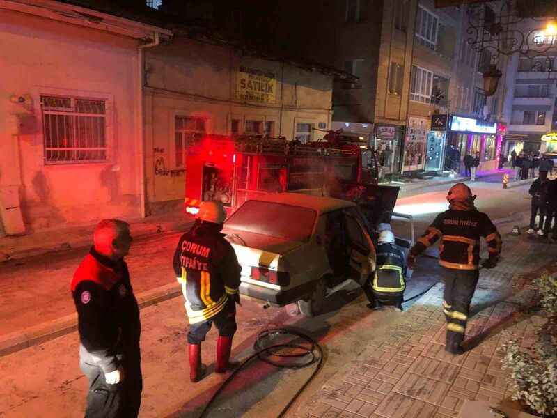 Otomobilde çıkan yangın korkuttu