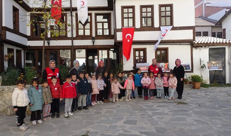 TAVŞANLI'DA KIZILAY HAFTASI NEDENİYLE