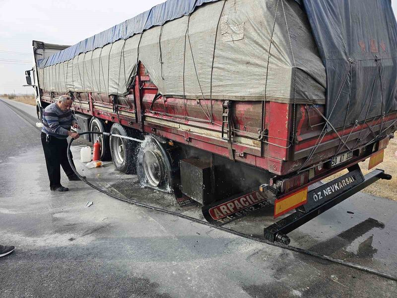 AKSARAY’DA SEYİR HALİNDEYKEN DORSE