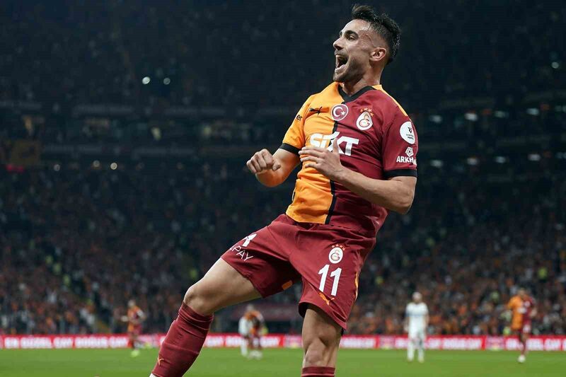 GALATASARAYLI FUTBOLCU YUNUS AKGÜN,