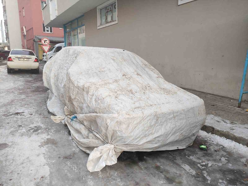 ARDAHAN’DA ARAÇLAR SOĞUKTAN HALI