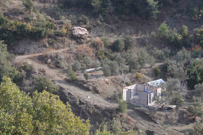 HATAY’IN DEFNE İLÇESİNDE TAŞ