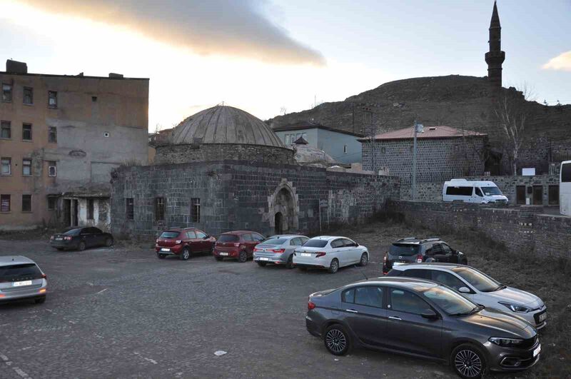 KARS'IN TARİHİ DOKUSUNU YANSITAN