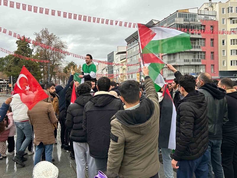 SURİYE’NİN BAŞKENTİ ŞAM’A MUHALİFLERİN