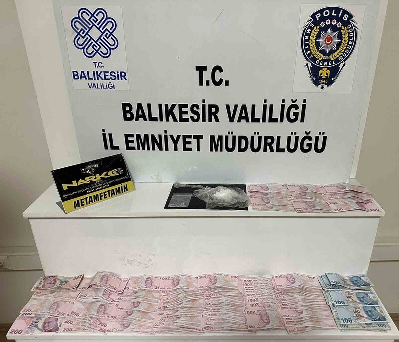 Balıkesir’de polis ekipleri tarafından yapılan uyuşturucu operasyonunda uyuşturucu madde ticareti