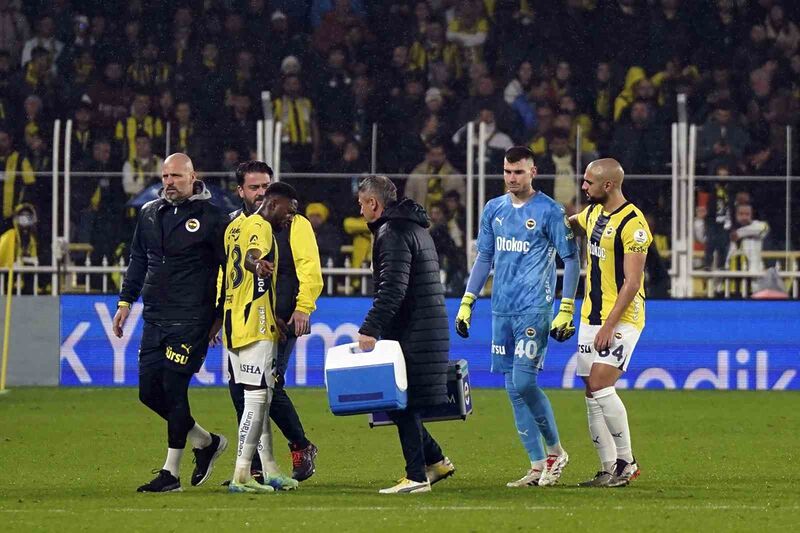 Fenerbahçe, Hırvat kalecisi Dominik Livakovic’in sağ arka adalesinde yırtık ve