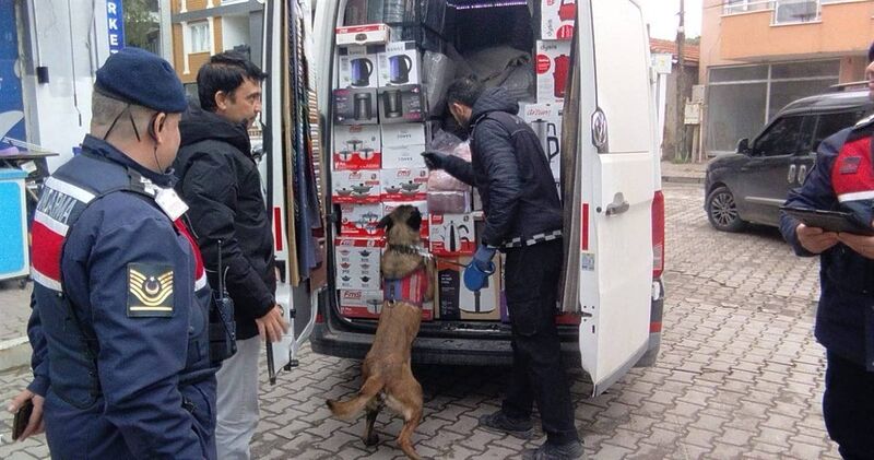 Balıkesir’in Ayvalık ilçesinde jandarma ekipleri tarafından Huzur ve Güven Uygulaması