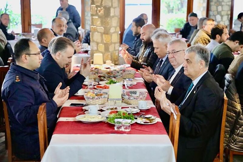 Balıkesir’in Edremit ilçesinde, Ramazan ayı öncesinde cami din görevlileriyle istişare