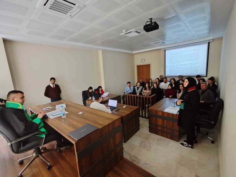 Balıkesir Üniversitesi Hukuk Fakültesi 3. sınıf öğrencileri, Hukuk Klinikleri II