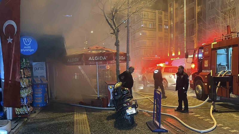 Balıkesir’in Edremit ilçesinde tütün mamulleri ve alkollü içecek satışı yapılan