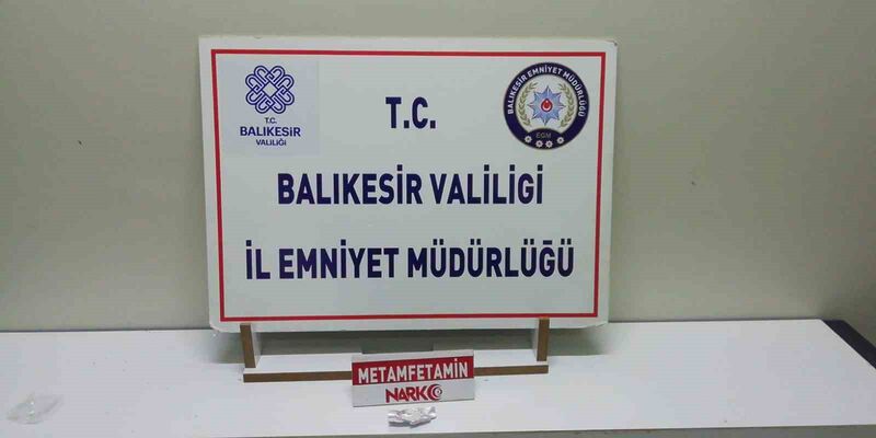 Balıkesir’in Edremit ilçesinde polis ekipleri tarafından asayiş, narkotik ve trafik