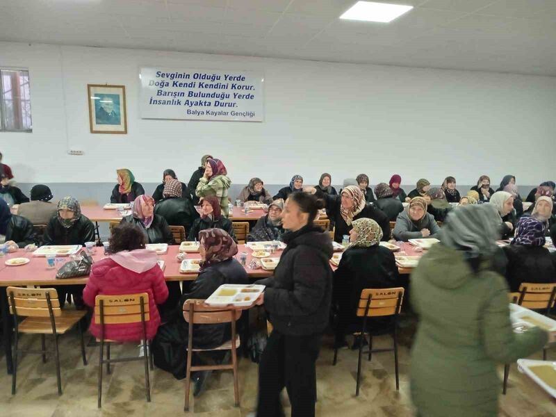 -Balıkesir’in Balya ilçesinde, kırsal mahallelerde toplu iftar açma geleneği devam