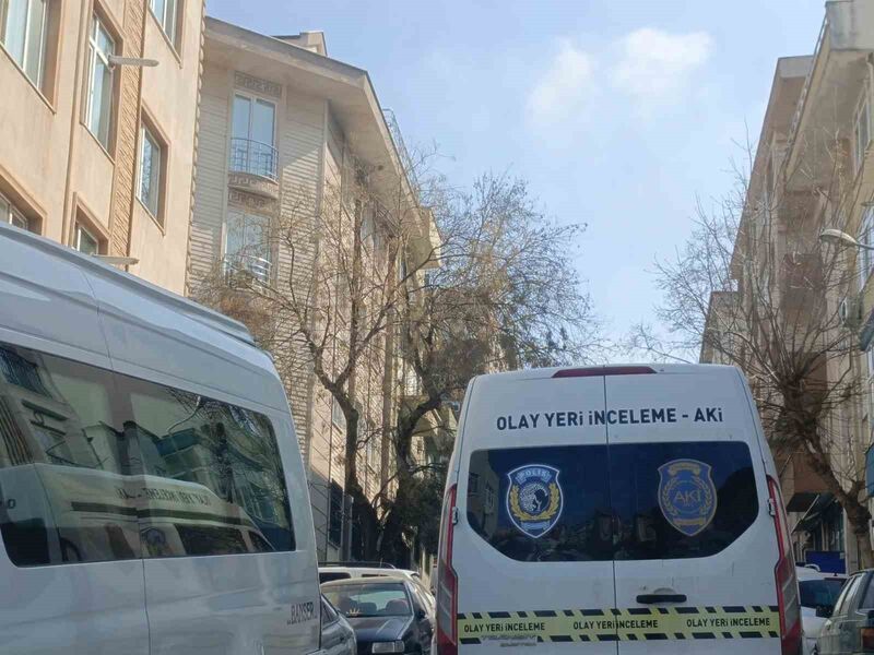 Balıkesir’in Bandırma ilçesinde cam silerken dengesini kaybeden 50 yaşındaki kadın,