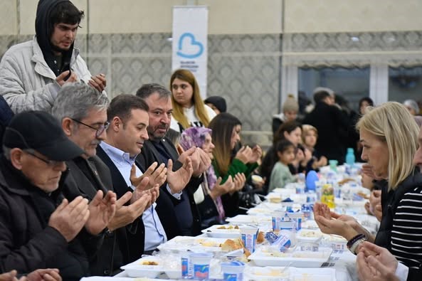 Balıkesir Büyükşehir Belediye Başkanı Ahmet Akın, Ramazan ayı dolayısıyla Kepsut’ta