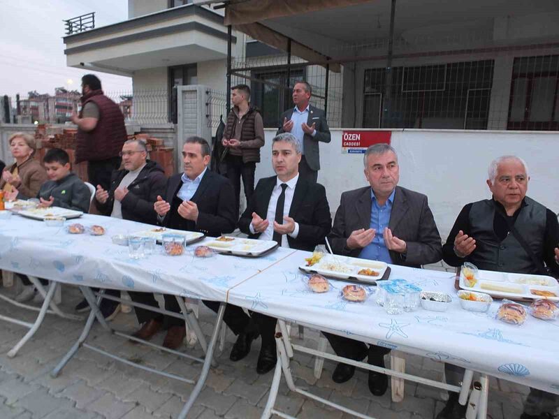 Balıkesir’in Burhaniye ilçesinde, köylerde asırlardır devam eden toplu iftar açma