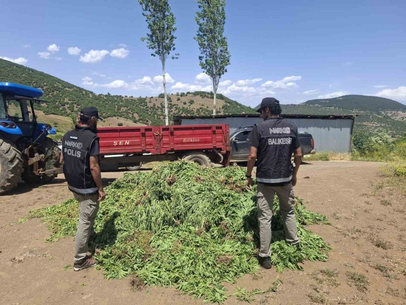 Balıkesir’de narkotik ekipleri tarafından yapılan uyuşturucu operasyonunda ortaya çıkanlar hayrete
