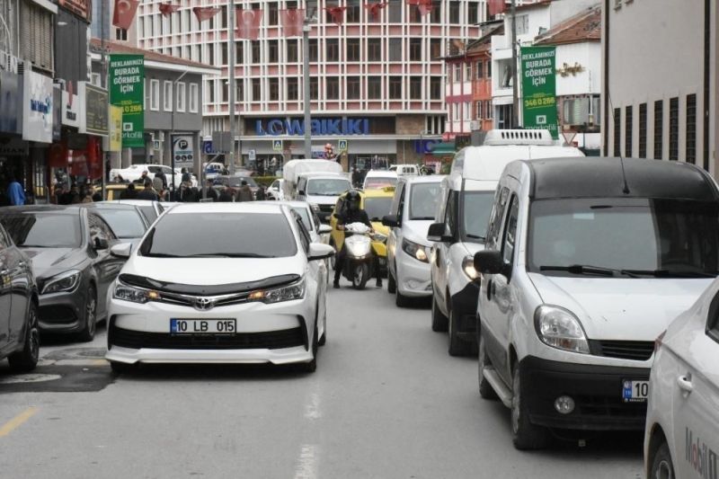 Balıkesir’de trafiğe kayıtlı araç sayısı 655 bin 884’e ulaştı. Türkiye’de