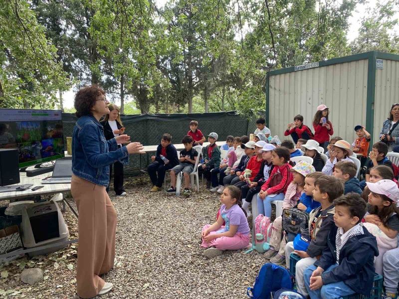Burhaniye ilçesinde, Ören Yüzüncü Yıl İlkokulu öğrencileri, Ören’in Doğal ve