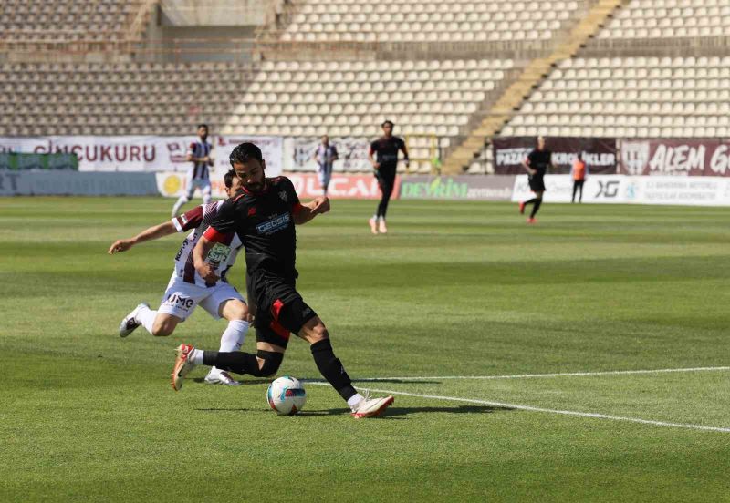Trendyol 1. Lig Play-off yarı final ikinci maçında Bandırmaspor sahasında