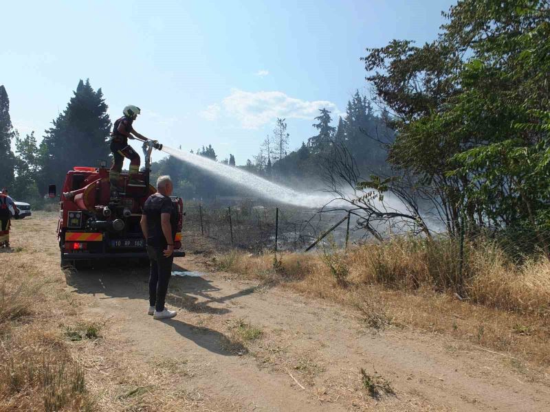 Burhaniye’de yaz ayları ile birlikte ot yangınlarının sayısı arttı. Burhaniye’de