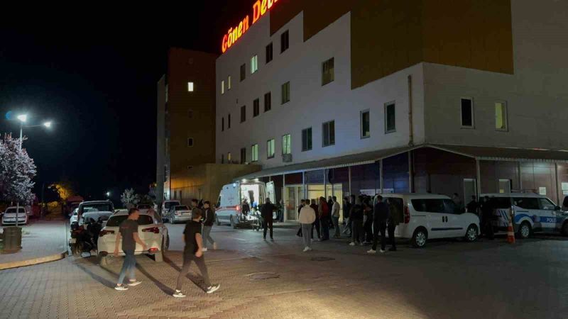 Balıkesir’in Gönen ilçesinde motosikletlerin çarpıştığı kazada sürücülerden 16 yaşındaki çocuk