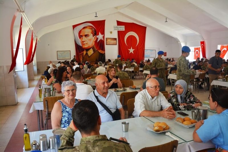Balıkesir’in Edremit ilçesinde, Türk Kara Kuvvetleri’nin 2234’üncü kuruluş yıl dönümü