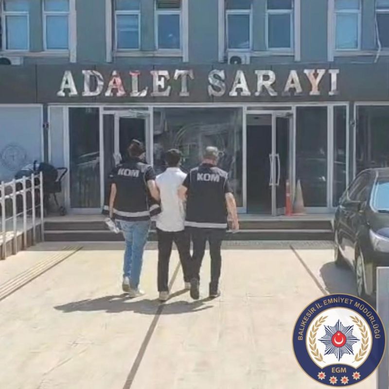 Balıkesir’in Bandırma ilçesinde, hakkında FETÖ silahlı terör örgütüne üye olma