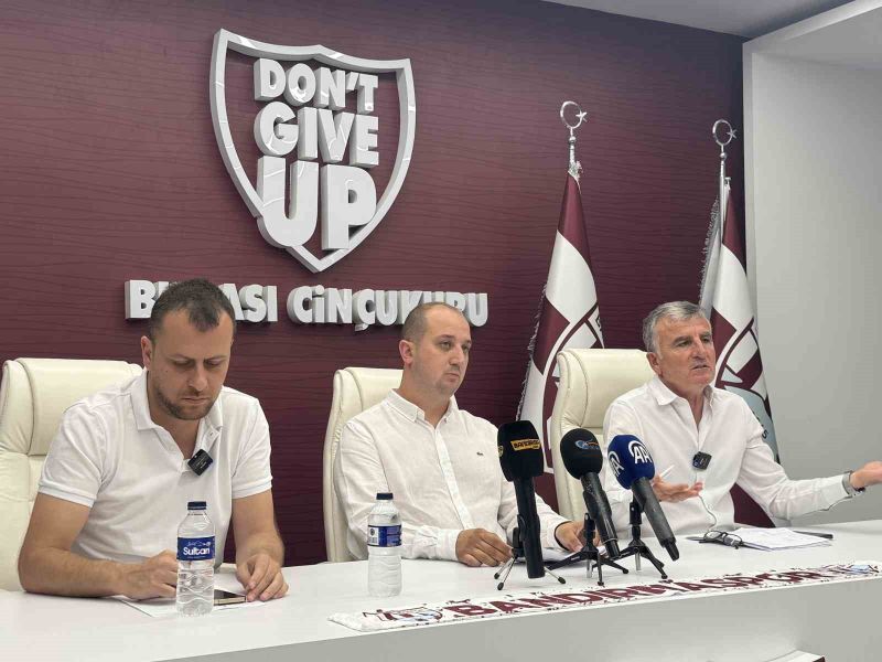 2025-2026 sezonuna yeni yönetimiyle hazırlanan Bandırmaspor, sezon öncesi ilk basın