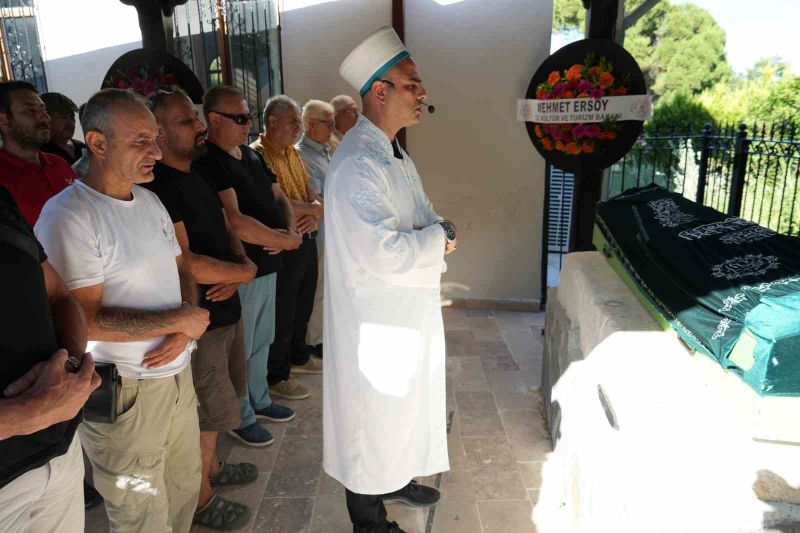 Devlet Tiyatroları’nın emekli sanatçılarından Kurtlar Vadisi’nin ’Kibritçi Cevat’ı M. Şekip