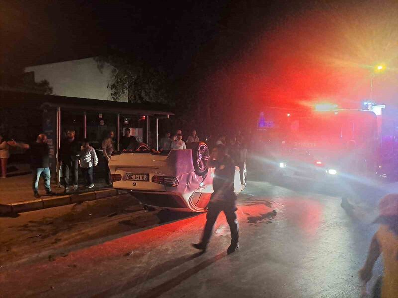 Balıkesir’de aşırı sürat yapan sürücü direksiyon hakimiyetini kaybederek, kaldırıma ve