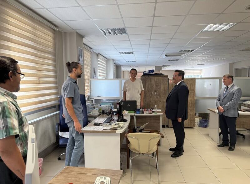 Balıkesir’in Burhaniye Kaymakamı Cumali Atilla, Burhaniye İlçe Milli Eğitim Müdürlüğü’nü