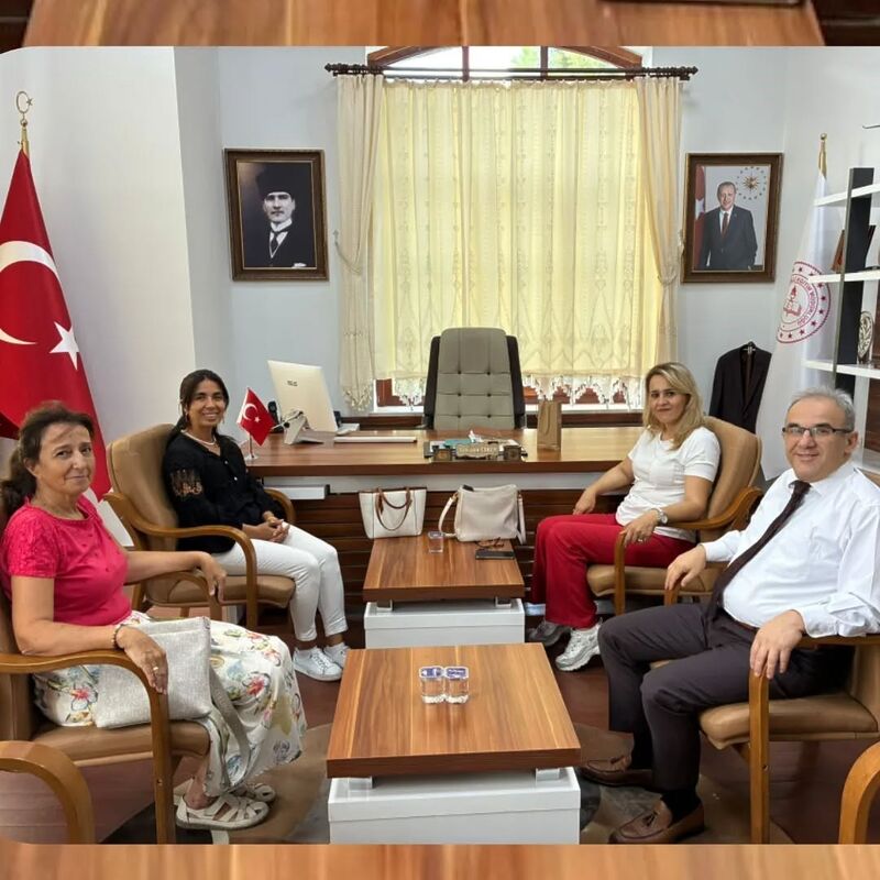 Edremit İlçe Milli Eğitim Müdürü Ramazan Esmen, görevine başlamasının ardından