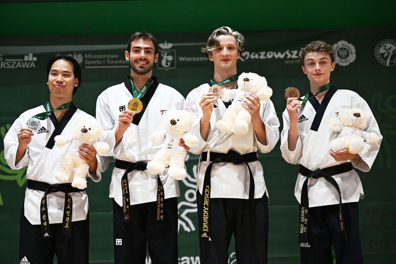 Balıkesirli genç sporcu Yusuf Emre Akbıyık, Polonya’nın Varşova kentinde düzenlenen