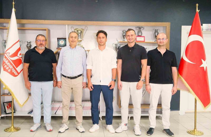 Balıkesirspor, Kütahyaspor karşısında 2-0 öne geçmesine rağmen sahadan 2-2’lik beraberlikle